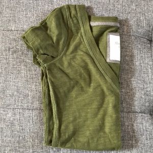 Abercrombie & Fitch V-Neck Shirt